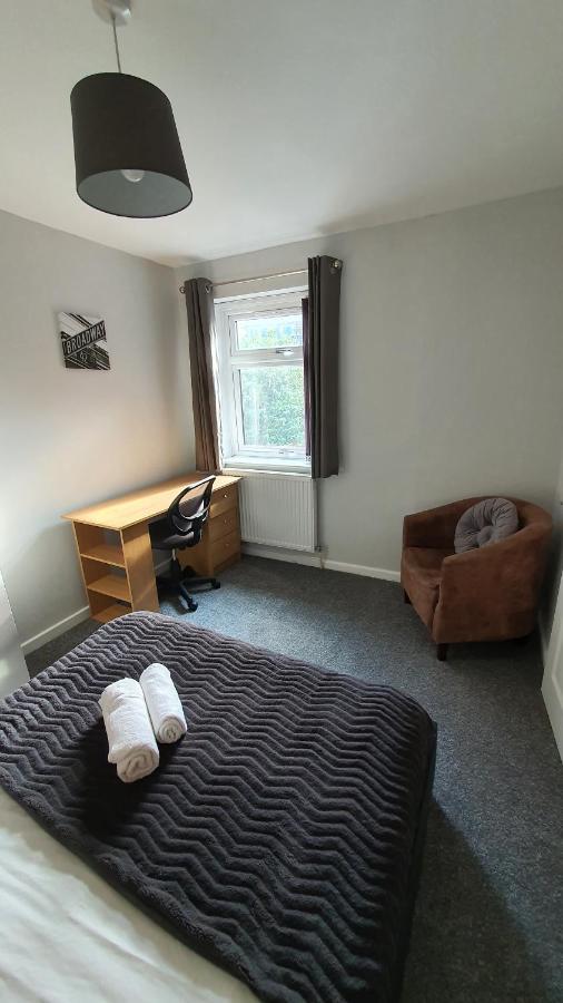 Contractors, City Centre, Parking, 3 Double Rooms, Netflix, Cosy! Coventry Kültér fotó