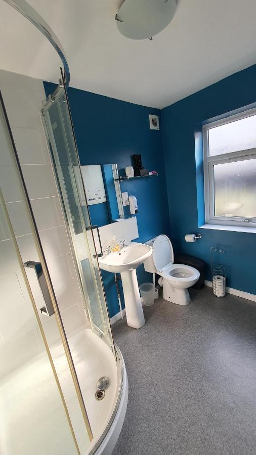 Contractors, City Centre, Parking, 3 Double Rooms, Netflix, Cosy! Coventry Kültér fotó
